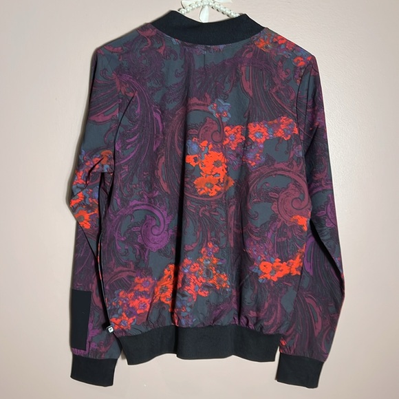 Fabletics Ithaca Athletic Bomber Jacket - Picture 6 of 9